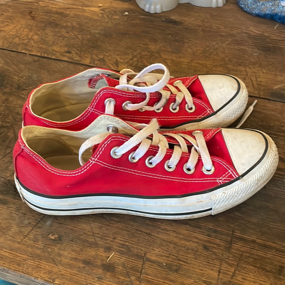 Red converse size 7!